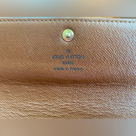 LV wallet - Picture 3 of 9